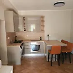 Frenchie Apartman